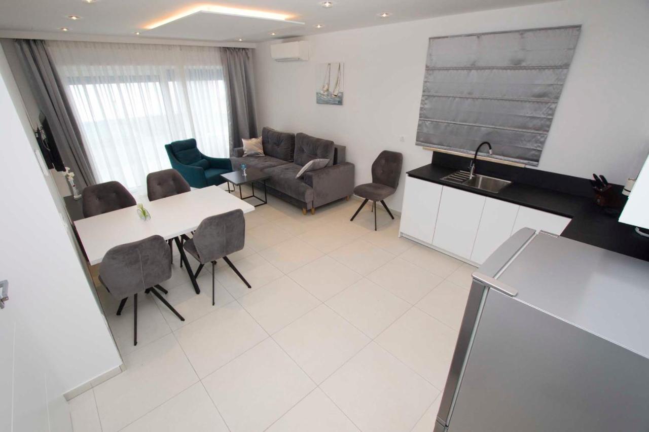 Villa Blue Makarska Bagian luar foto