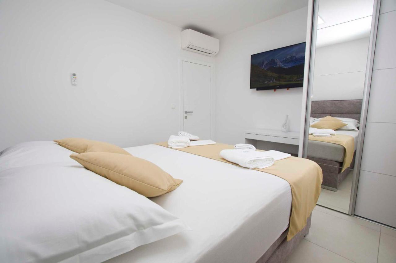 Villa Blue Makarska Bagian luar foto